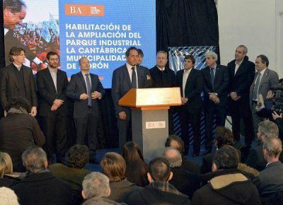 Scioli firm� acuerdo para crear el Parque Industrial La Cant�brica II