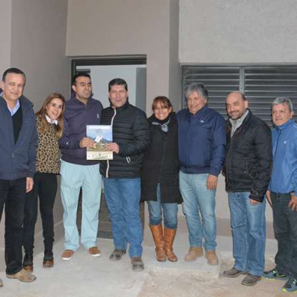 Autoridades entregaron 52 nuevas viviendas en barrio Nstor Kirchner
