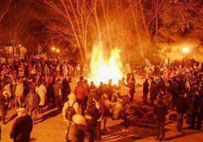 Con un gran fuego, hubo festejos por la Noche de San Juan 