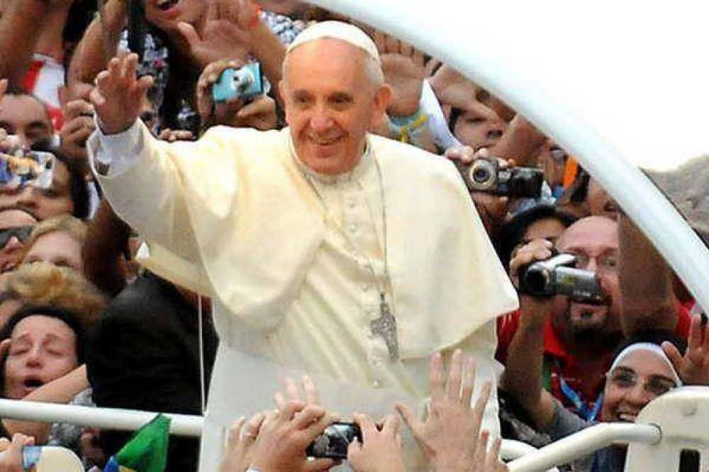 Los santiagueos viajan a Bolivia y Paraguay para estar cerca de Francisco