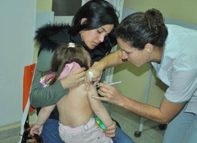 Por el alerta, piden vacunar a los ni�os contra la varicela