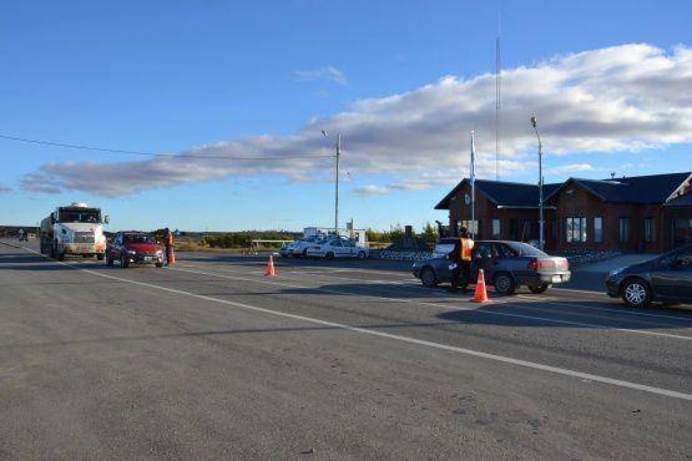 Una mujer termin� volcando su rodado cuando intent� esquivar un bache