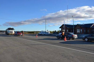 Una mujer termin� volcando su rodado cuando intent� esquivar un bache