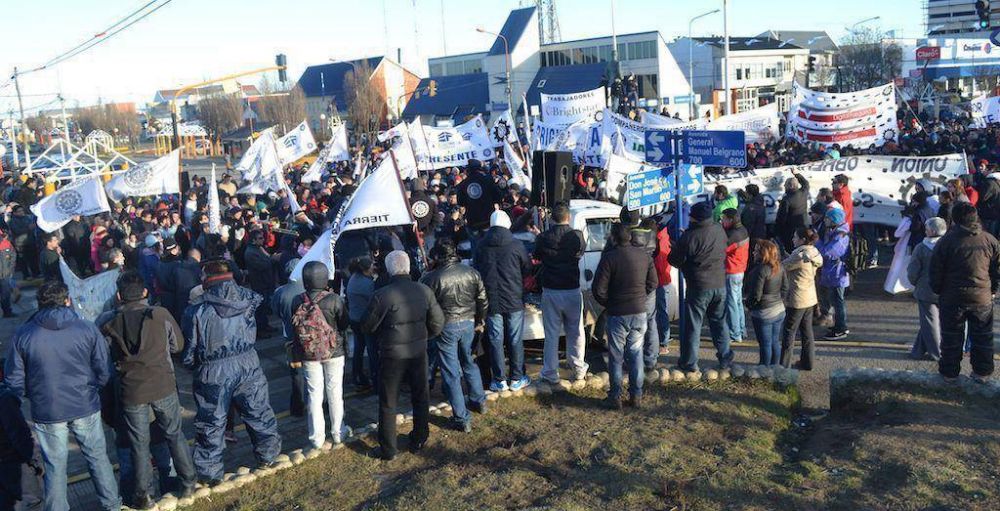 Los metal�rgicos dejar�n de cumplir horas extras en las f�bricas electr�nicas como forma presi�n