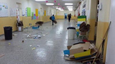 El despu�s de las elecciones: En varias escuelas no limpiaron y los chicos se quedaron sin clases