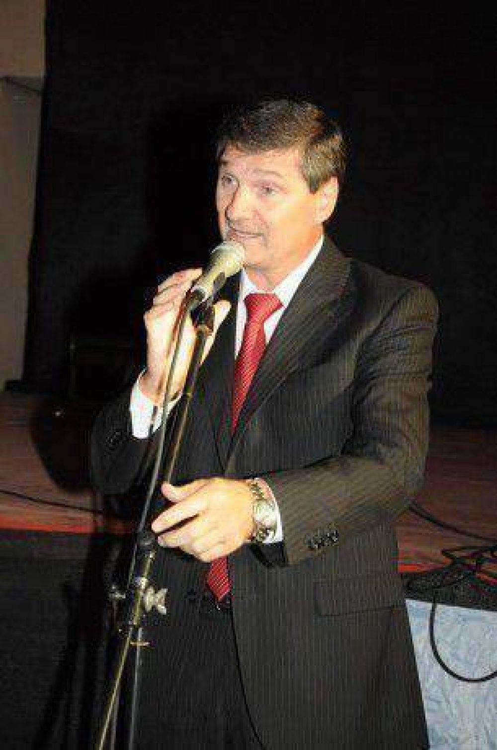 Jorge Fern�ndez no se alinea detr�s de la lista de precandidatos a diputados de la 4ta secci�n