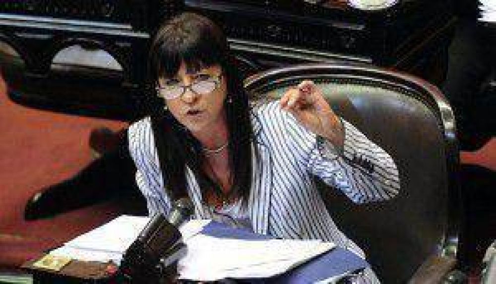Diana Conti apoya la f�rmula Juli�n Dom�nguez � Fernando Espinoza