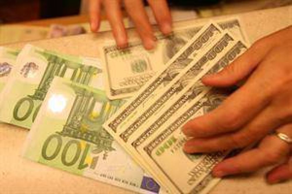 El d�lar blue sigue subiendo y cotiza a $ 13,43