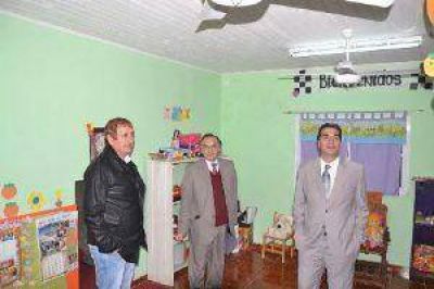 La Escondida: Capitanich inaugur� la ampliaci�n de una escuela especial y un play�n deportivo