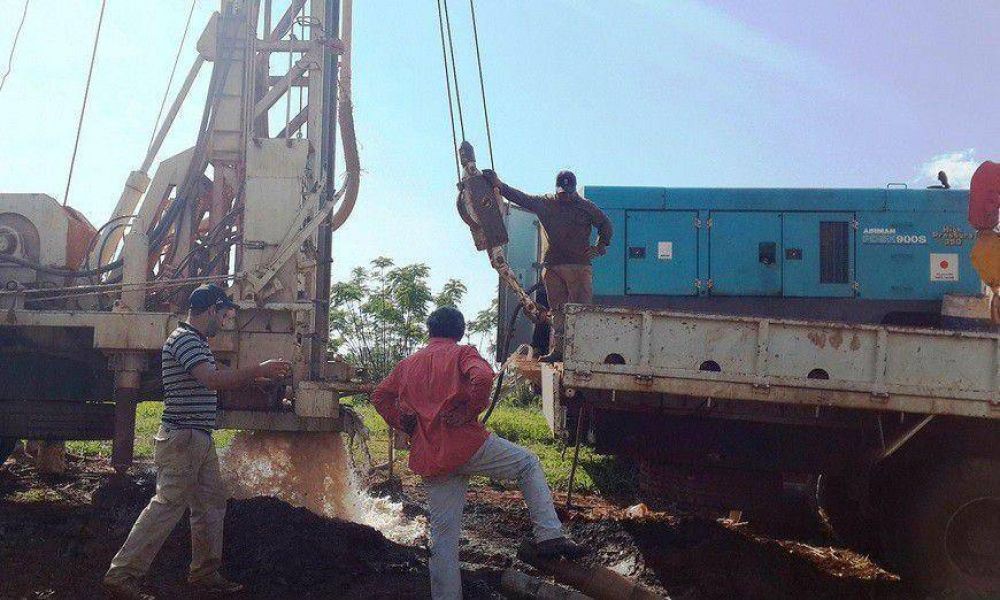 Perforan los primeros pozos buscando agua potable