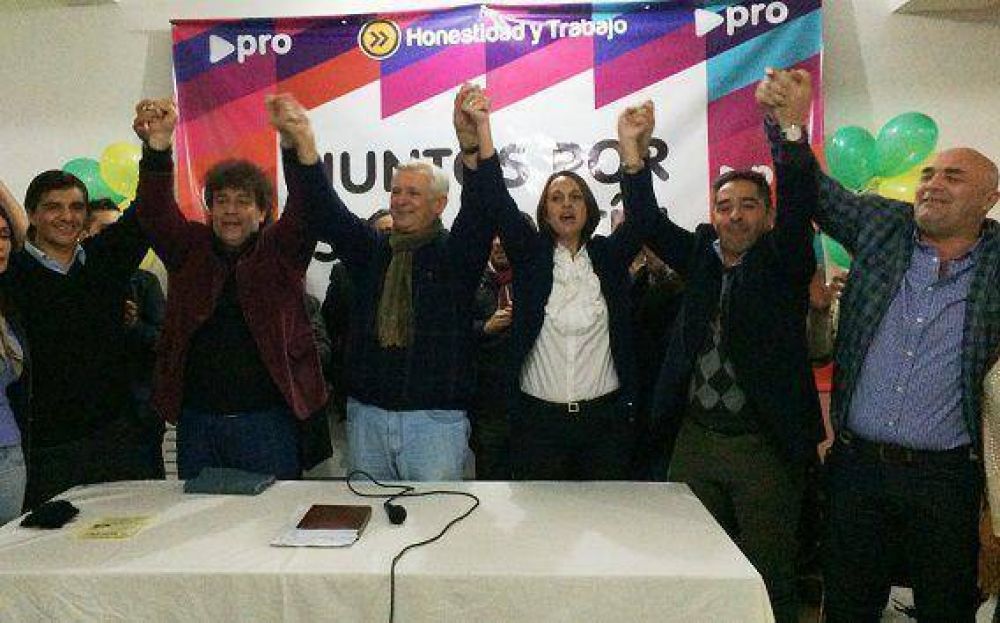 Ricardo Ivoskus anunci� la lista de candidatos para las elecciones
