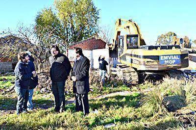 El municipio demoli� dos construcciones abandonadas en el barrio Jorge Newbery