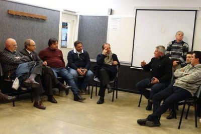 Funcionarios judiciales se reunieron con vecinos
