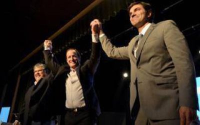 Insaurralde lanz� su campa�a en Lomas junto a Urtubey y Navarro