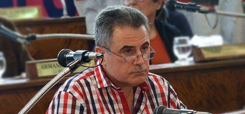 Oyhambur�, contra Edesur: �Est� buscando que le rescindan el contrato�