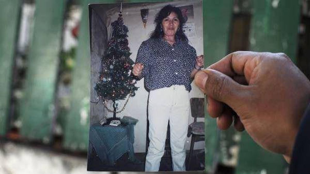 Una madre defendi� a su hijo de un robo y le pegaron un tiro en el pecho
