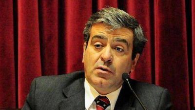 Cano cuestion� la importaci�n de combustible