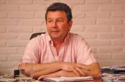 Seg�n un intendente y un edil opositor, les retacean fondos