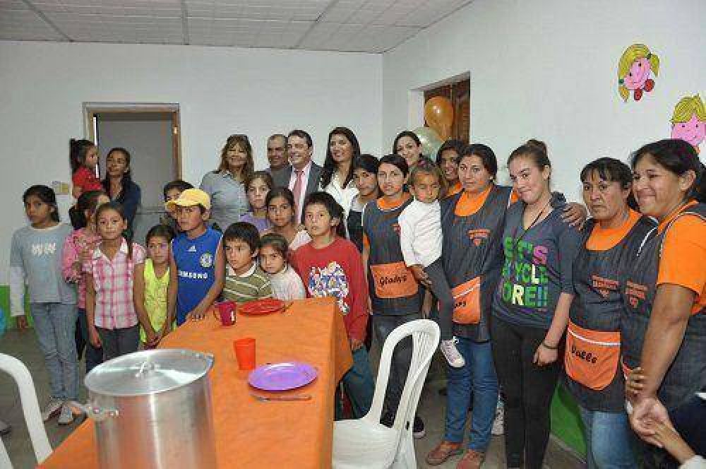 Entregan caloventores para las salitas del jard�n 