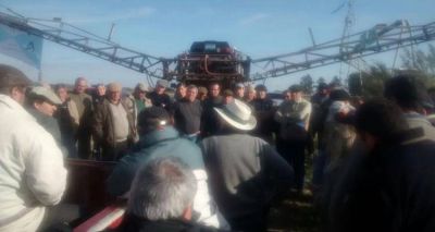 Asamblea de ruralistas en la intersecci�n de ruta 9 y 191