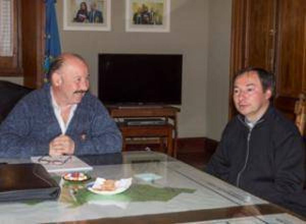 Inza le confirm� al padre Scoltore la pavimentaci�n de cuadras en los barrios San Francisco y Villa Piazza Norte