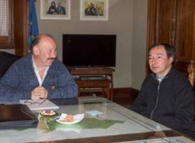 Inza le confirm� al padre Scoltore la pavimentaci�n de cuadras en los barrios San Francisco y Villa Piazza Norte