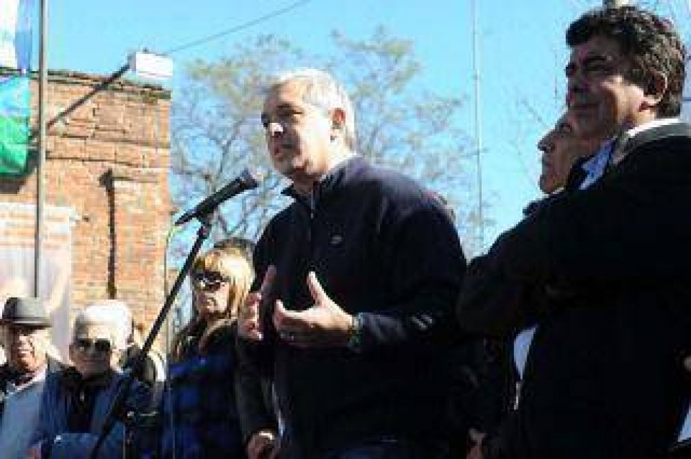 Camino a la Gobernaci�n: Juli�n Dom�nguez recibi� m�s respaldo sindical