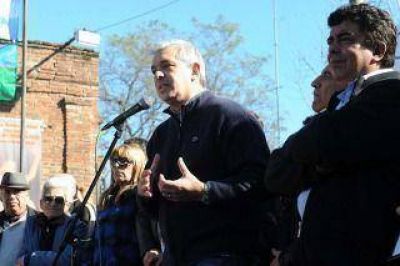 Camino a la Gobernaci�n: Juli�n Dom�nguez recibi� m�s respaldo sindical