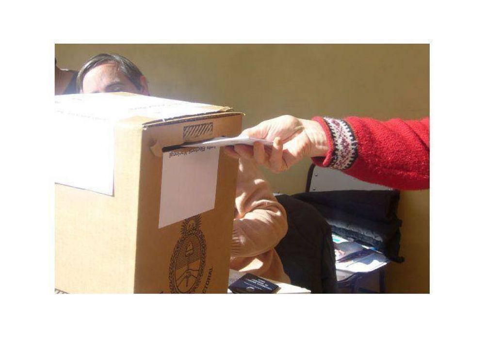 Seg�n un sondeo de este diario, la gente no est� conforme con las f�rmulas que se presentan para las PASO