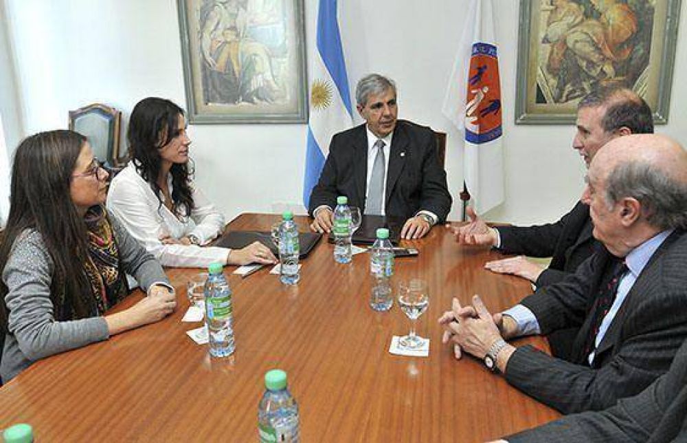 El Ministerio de Justicia firm� un convenio para la gesti�n constructiva de conflictos y mediaci�n