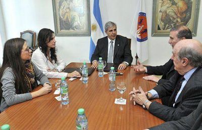 El Ministerio de Justicia firm� un convenio para la gesti�n constructiva de conflictos y mediaci�n