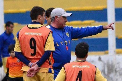 Juventud espera por Talleres