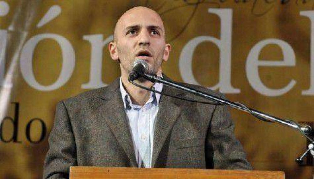 Denuncias a sus asesores complican a Lousteau