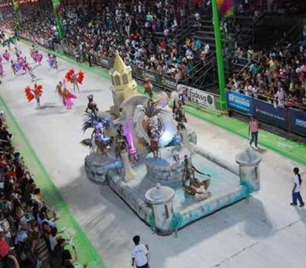 Polmica: Comparsas entregan proyecto para fijar fecha del carnaval