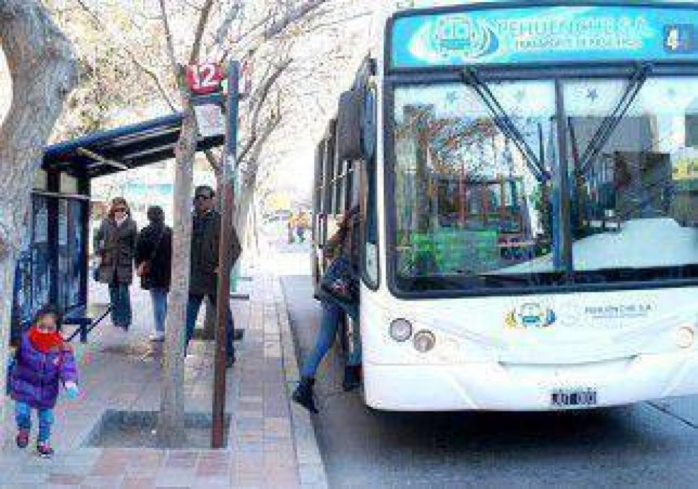 Viaje de terror: asaltaron a estudiante en un colectivo 