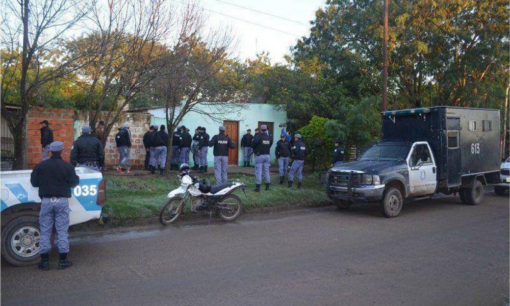 Varios detenidos y armas secuestradas en seis allanamientos