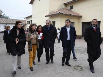 En Famaill� rige �la cultura del apriete�, afirma un alperovichista