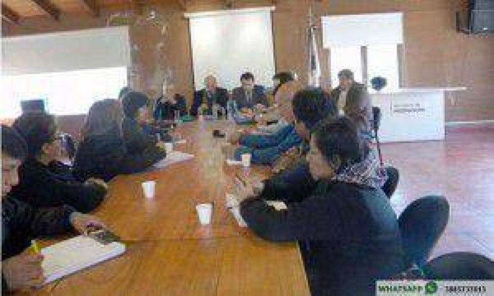 Gremios de Jujuy cada vez m�s ofuscado con Eduardo Fellner