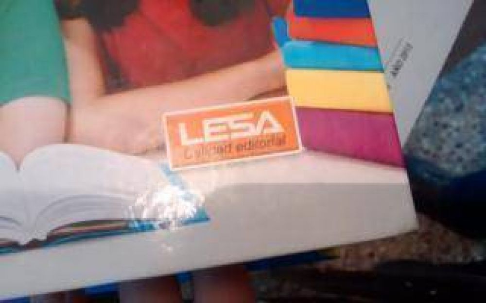 La Plata: Docentes denuncian que enciclopedia escolar invita a 