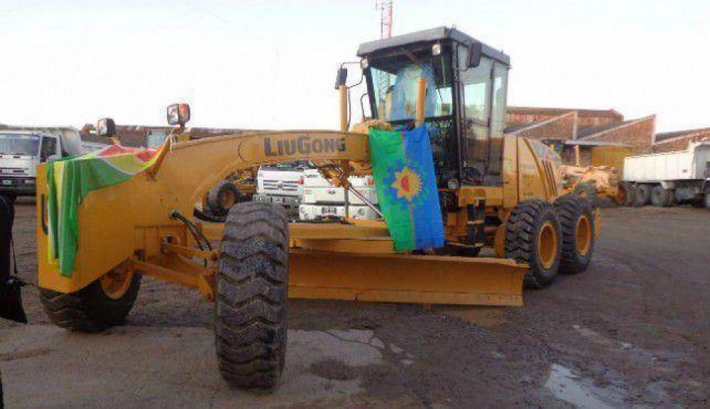 Presentaron la nueva maquinaria del Ente Vial Rural