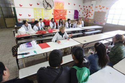Medicina lleva el �consultorio� a las escuelas de la periferia