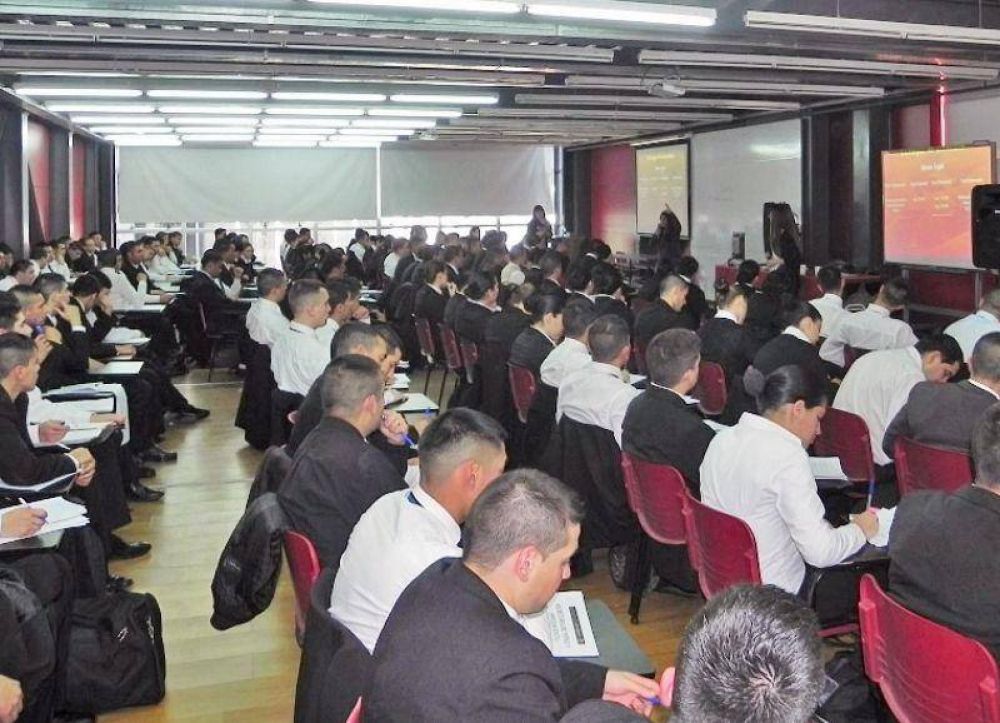 Capacitan a cadetes de la polic�a local de La Plata sobre derechos de los ni�os