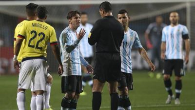 Las amarillas, una amenaza latente para Messi, Mascherano y Ag�ero