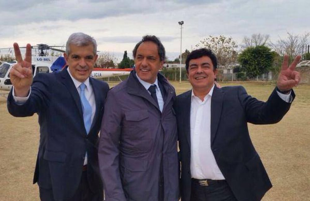 Scioli inaugur� un UPA y de paso se mostr� con Dom�nguez y Espinoza