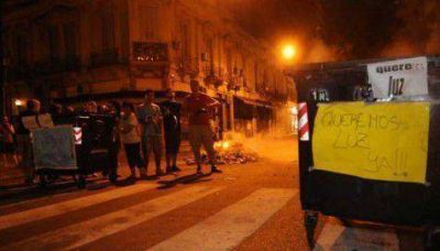 Intiman a concesionarias por los cortes de luz