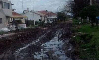 Vecinos de Faro Norte dicen que cuando llueve las calles son intransitables