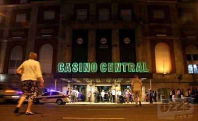 Los trabajadores levantaron el paro y el Casino volvi� a funcionar