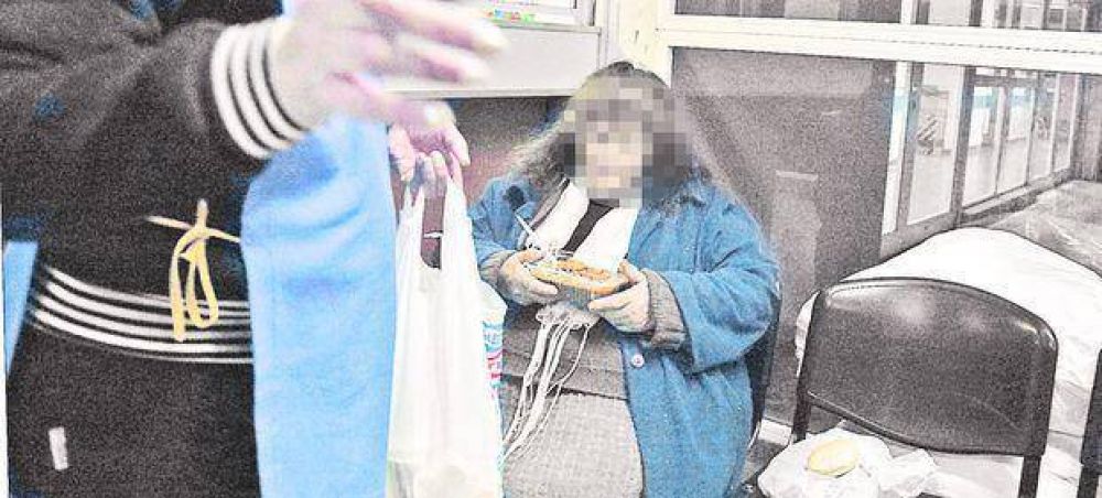 Pasar el invierno en la calle, un drama para decenas de platenses