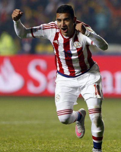 Ins�lito: el t�o del h�roe de Paraguay-Brasil muri� por festejar el gol de su sobrino