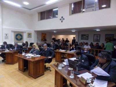 LA MUNICIPALIDAD SIGUE ANALIZANDO LA RECATEGORIZACI�N A MUNICIPALES APROBADA POR EL CONCEJO DELIBERANTE